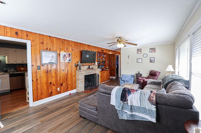 5019 Reidland Rd, Paducah, KY 42003