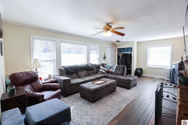 5019 Reidland Rd, Paducah, KY 42003