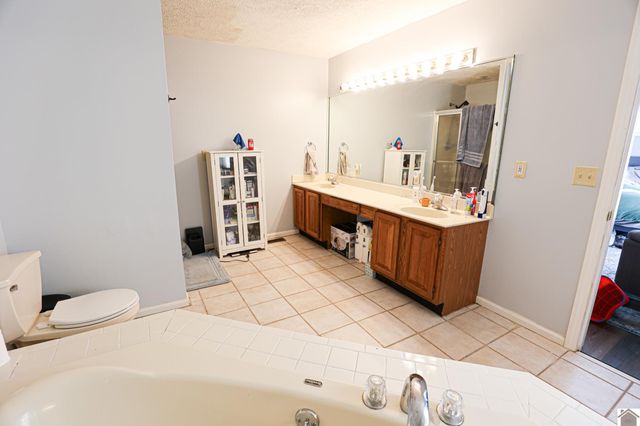 5019 Reidland Rd, Paducah, KY 42003