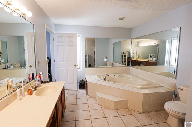 5019 Reidland Rd, Paducah, KY 42003