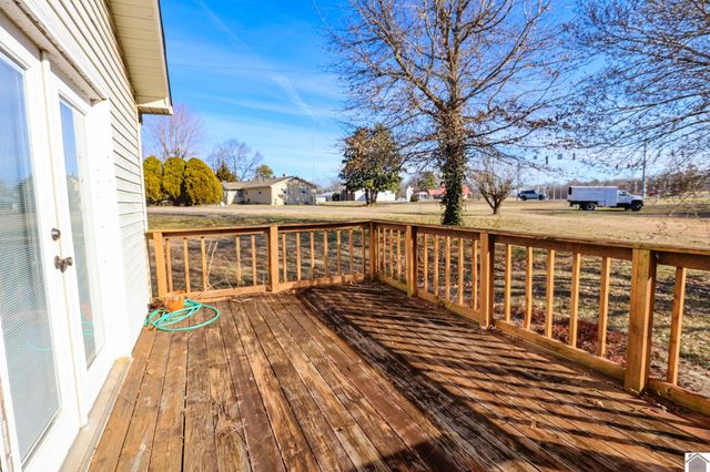 5019 Reidland Rd, Paducah, KY 42003