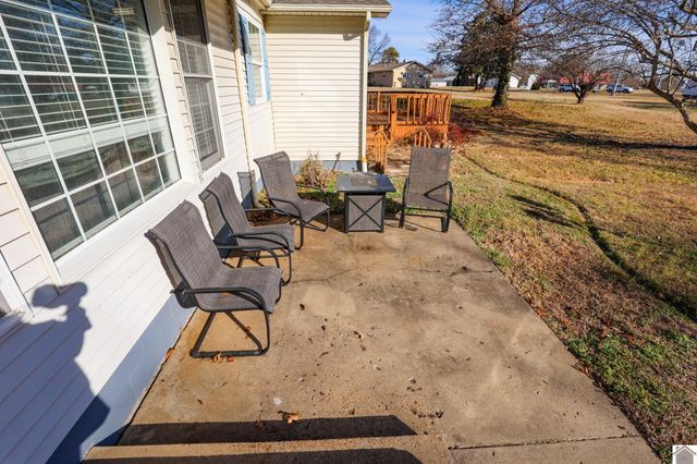 5019 Reidland Rd, Paducah, KY 42003