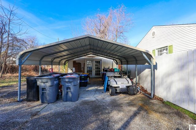 5019 Reidland Rd, Paducah, KY 42003