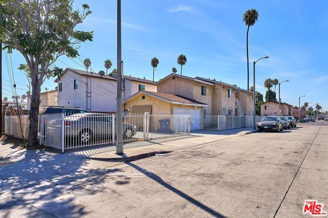 353 W 77th Street, Los Angeles, CA 90003