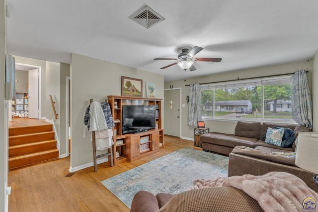 1722 SW Fairlawn RD, Topeka, KS 66604