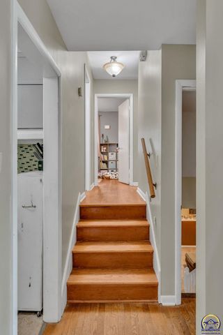 1722 SW Fairlawn RD, Topeka, KS 66604