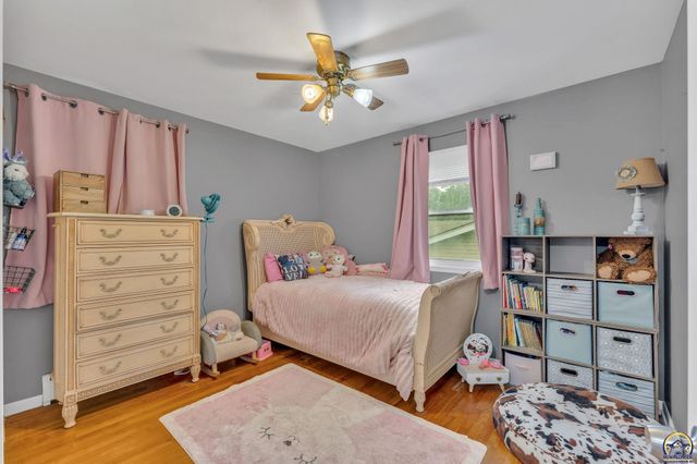 1722 SW Fairlawn RD, Topeka, KS 66604