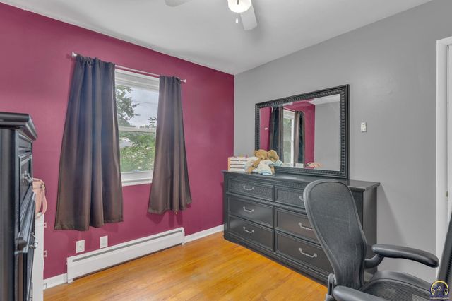 1722 SW Fairlawn RD, Topeka, KS 66604