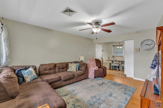 1722 SW Fairlawn RD, Topeka, KS 66604
