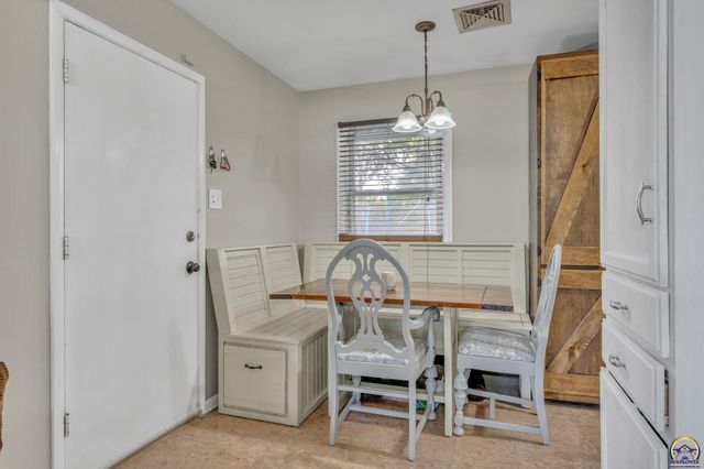 1722 SW Fairlawn RD, Topeka, KS 66604