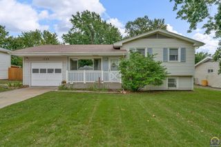 1722 SW Fairlawn RD, Topeka, KS 66604