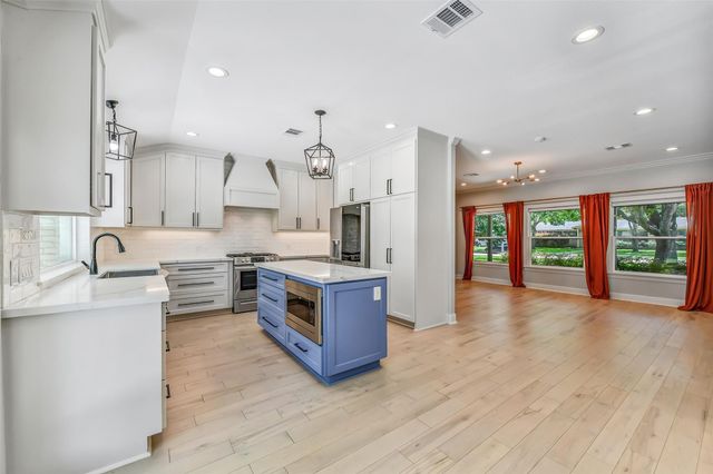 5230 Indigo Street, Houston, TX 77096
