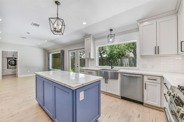 5230 Indigo Street, Houston, TX 77096