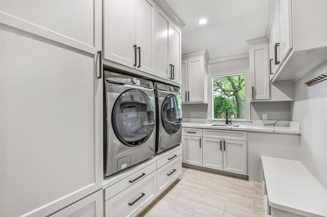 5230 Indigo Street, Houston, TX 77096
