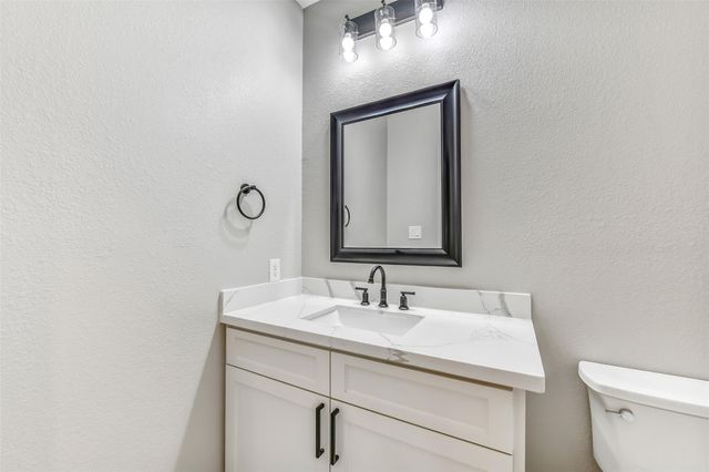 5230 Indigo Street, Houston, TX 77096