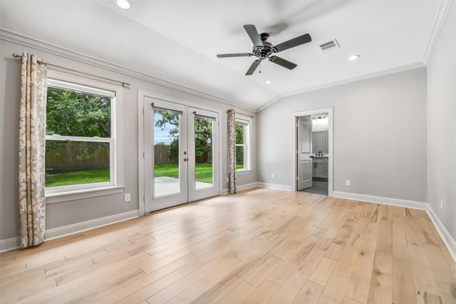 5230 Indigo Street, Houston, TX 77096