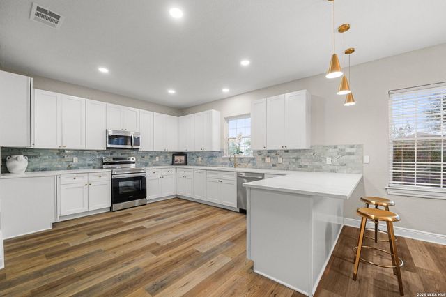 403 E Vista Rdg, San Antonio, TX 78260