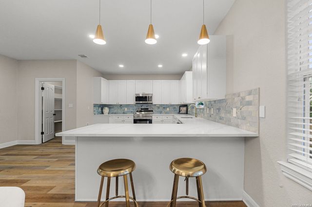 403 E Vista Rdg, San Antonio, TX 78260