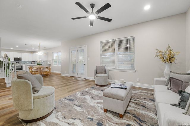 403 E Vista Rdg, San Antonio, TX 78260