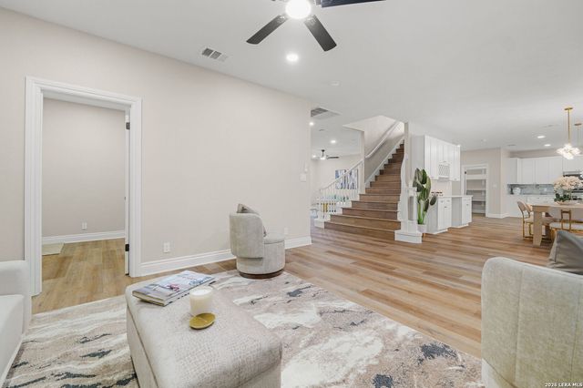 403 E Vista Rdg, San Antonio, TX 78260