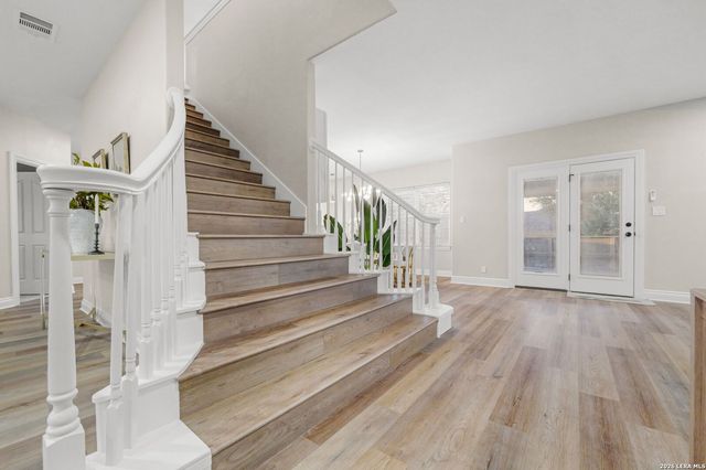 403 E Vista Rdg, San Antonio, TX 78260
