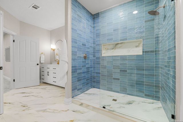 403 E Vista Rdg, San Antonio, TX 78260