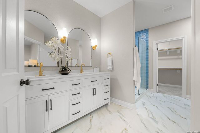 403 E Vista Rdg, San Antonio, TX 78260