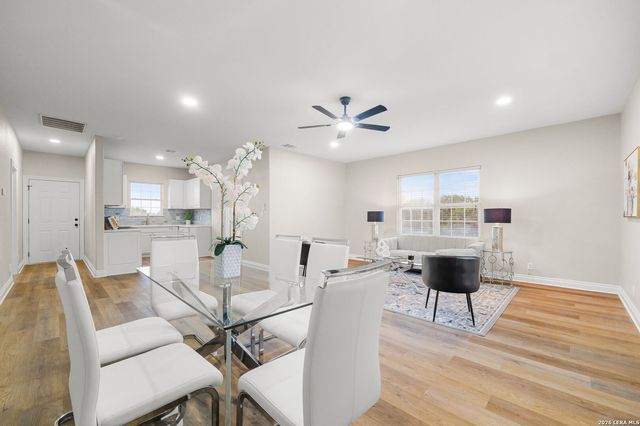 403 E Vista Rdg, San Antonio, TX 78260