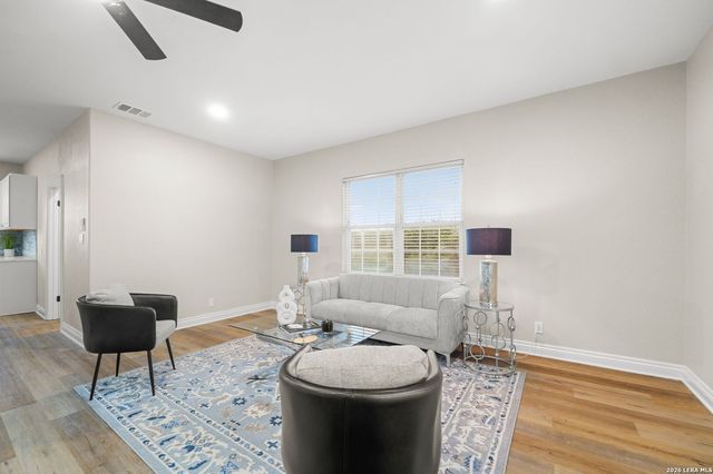 403 E Vista Rdg, San Antonio, TX 78260