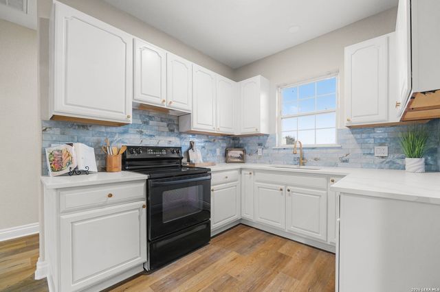403 E Vista Rdg, San Antonio, TX 78260
