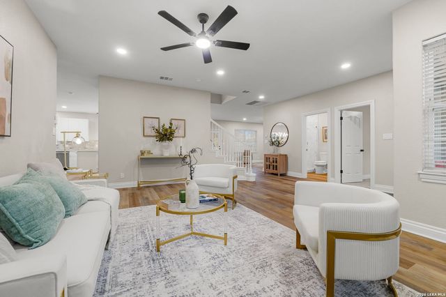 403 E Vista Rdg, San Antonio, TX 78260