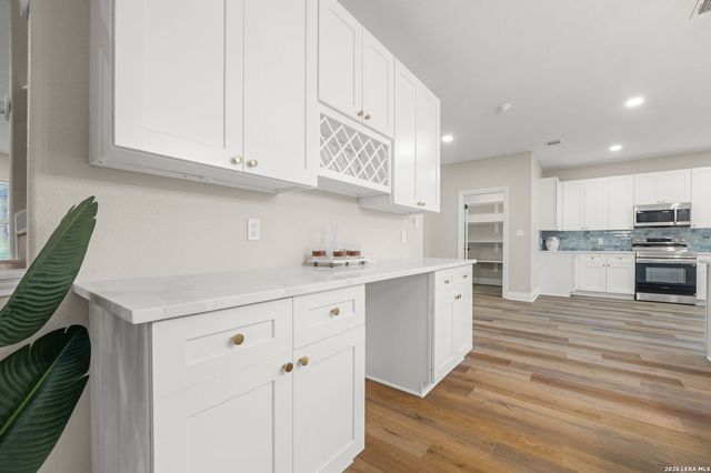 403 E Vista Rdg, San Antonio, TX 78260