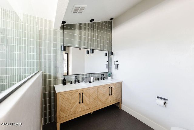 1512 S RIVER Drive, Tempe, AZ 85281