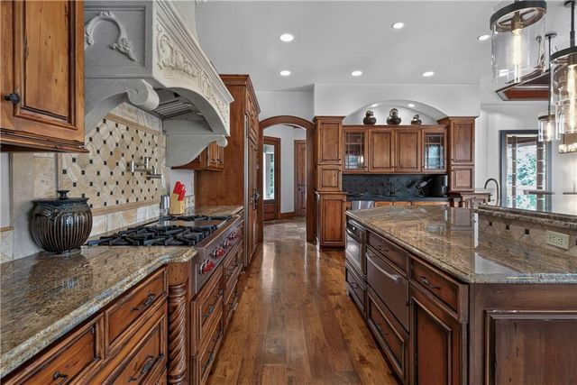 13908 HOWE Drive, Leawood, KS 66224