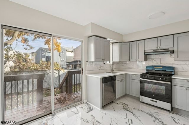 105 Liberty Ct, Hillside Twp., NJ 07205