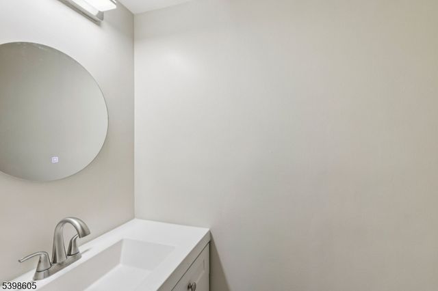 105 Liberty Ct, Hillside Twp., NJ 07205