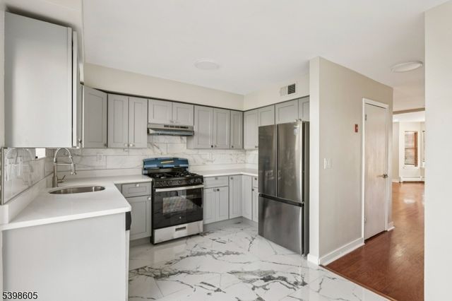 105 Liberty Ct, Hillside Twp., NJ 07205