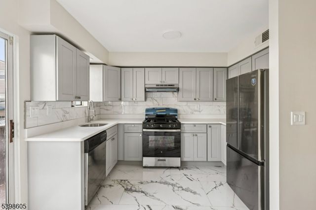 105 Liberty Ct, Hillside Twp., NJ 07205