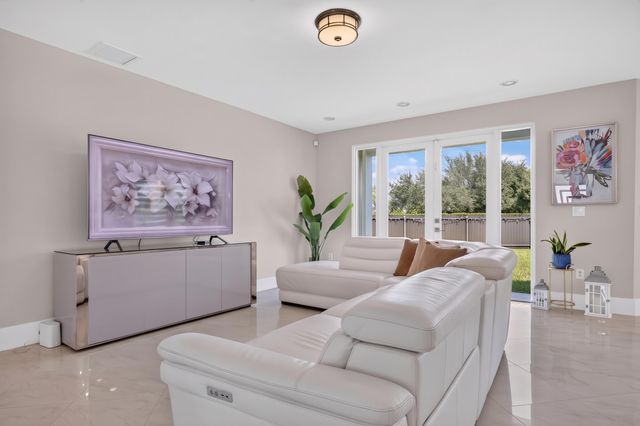 16401 SW 78th Terrace, Miami, FL 33193