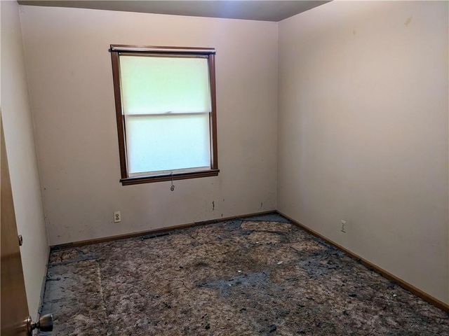 3016 Porter Road, Independence, MO 64055