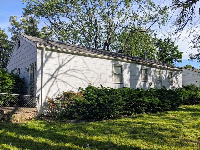 3016 Porter Road, Independence, MO 64055