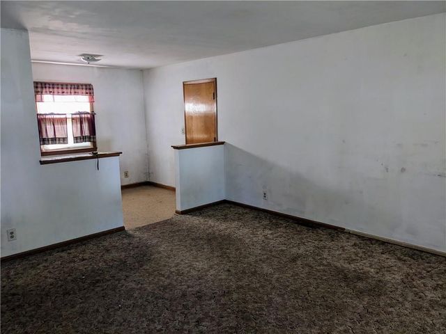 3016 Porter Road, Independence, MO 64055