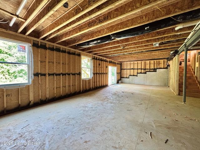1020 Dry Run Ct, Shelbyville, KY 40065