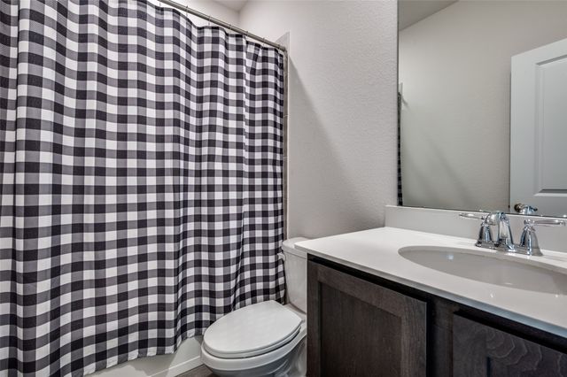 10909 Glover Lane, Aubrey, TX 76227