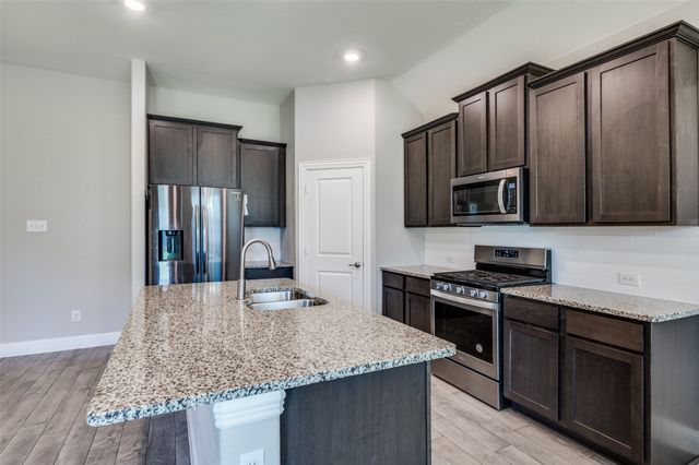 10909 Glover Lane, Aubrey, TX 76227