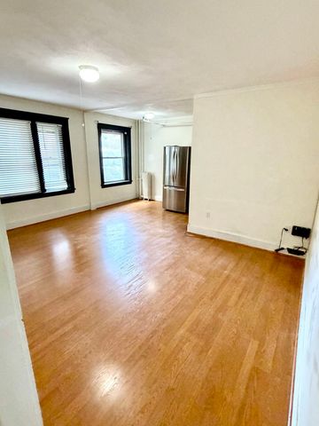 1607 Commonwealth Ave 4, Boston, MA 02135