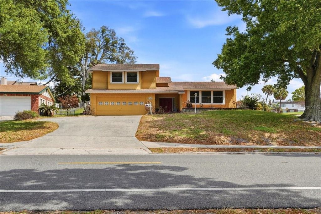 1202 LAKE ARIANA BOULEVARD, Auburndale, FL 33823