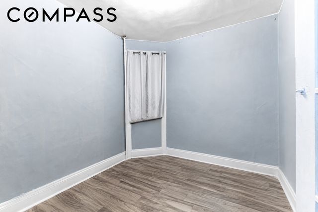 949 4th Avenue, New York City, NY 11232