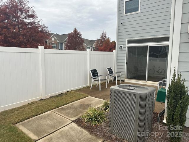 2004 Blewett Drive, Charlotte, NC 28269