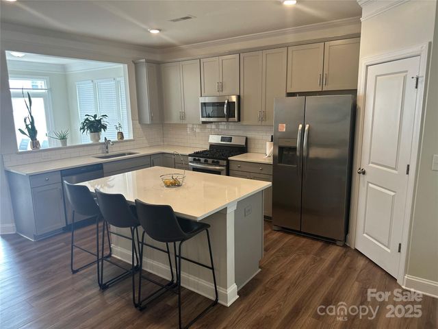 2004 Blewett Drive, Charlotte, NC 28269